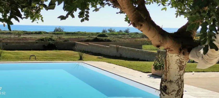 Maison adaptée aux familles avec piscine privée, barbecue et jardin | Vue plage | Proche de la plage | Avec animaux bienvenus - Image 1