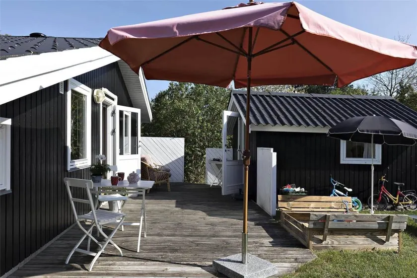House with BBQ & terrace - Image 1
