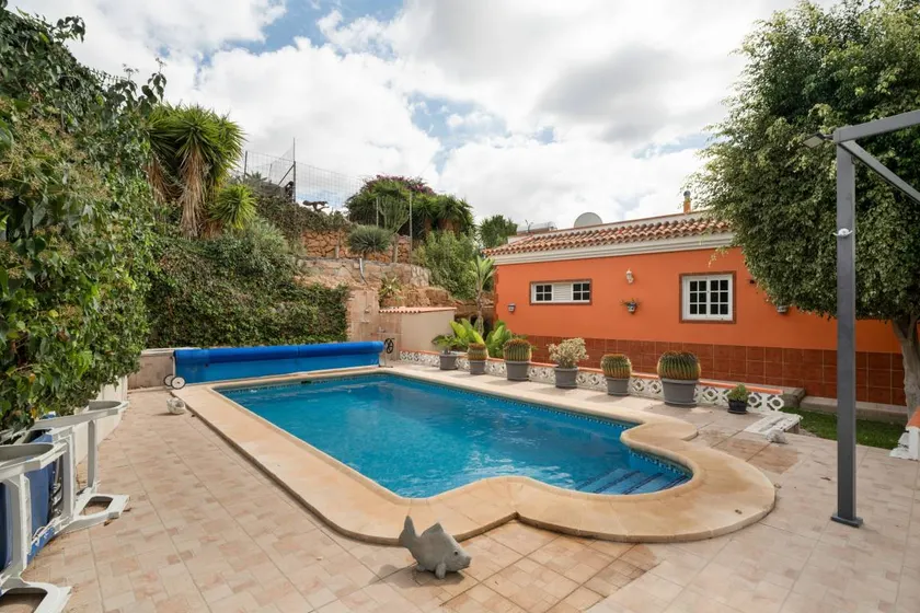 Ferienhaus mit Terrasse, Grill und beheiztem Pool | Meerblick | Ideal für Homeoffice - Image 1