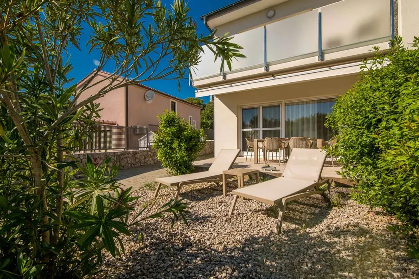 House with garden, barbeque & terrace - Image 1