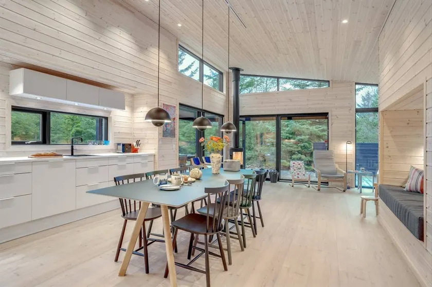 Holiday home with barbecue & terrace - Image 1