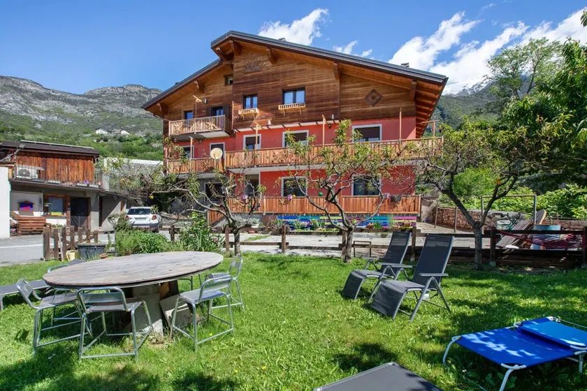 Flat with garden | Garden view - Image 1