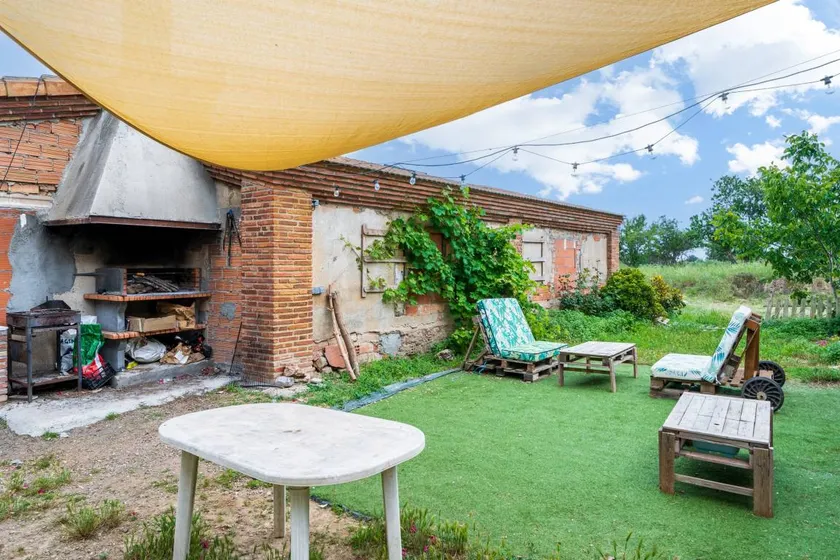 Charmante maison de campagne adaptée aux familles avec terrasse, internet haut débit et piscine privée | Vue montagne | Avec animaux acceptés - Image 1