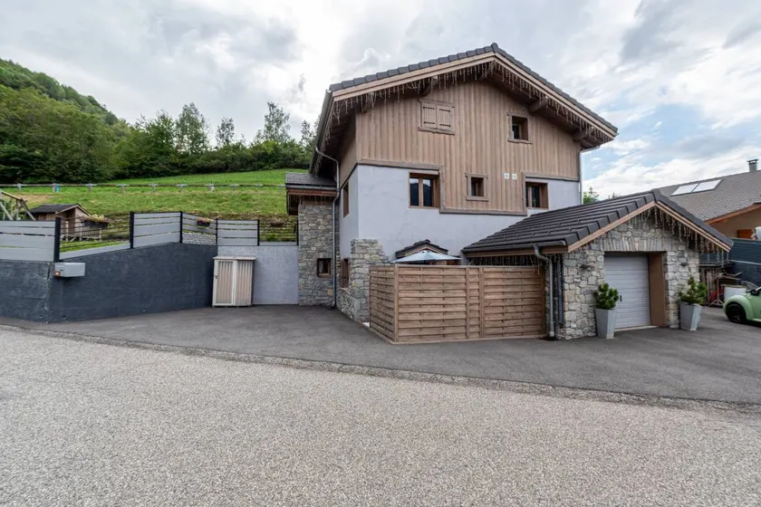 Fully equipped nice apartment with BBQ & terrace | Mountain view - Image 1
