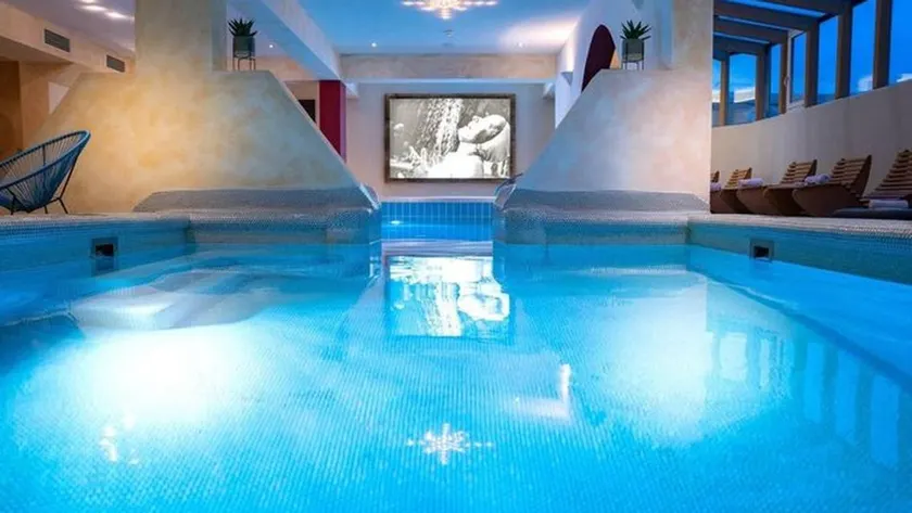 Maravilloso apartamento apto para niños con jardín, sauna y piscina | Perfecto para el trabajo en remoto | Acepta mascotas - Image 1