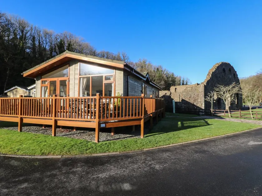 Cottage with garden - Image 1