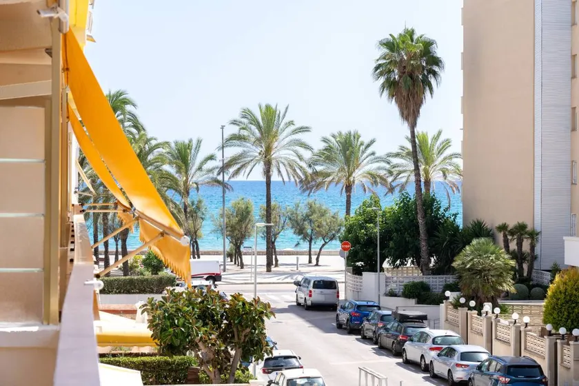 Flat with terrace | Mountain view | Next to the beach - Image 1