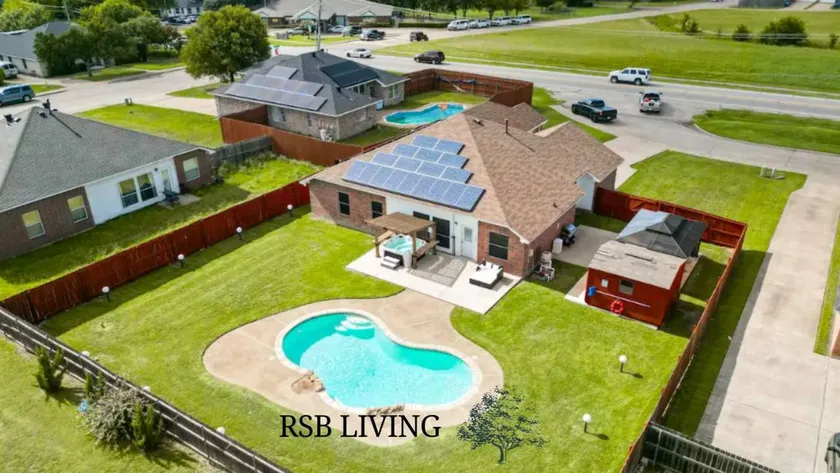 Villa avec barbecue, internet haut débit et jardin - Image 1