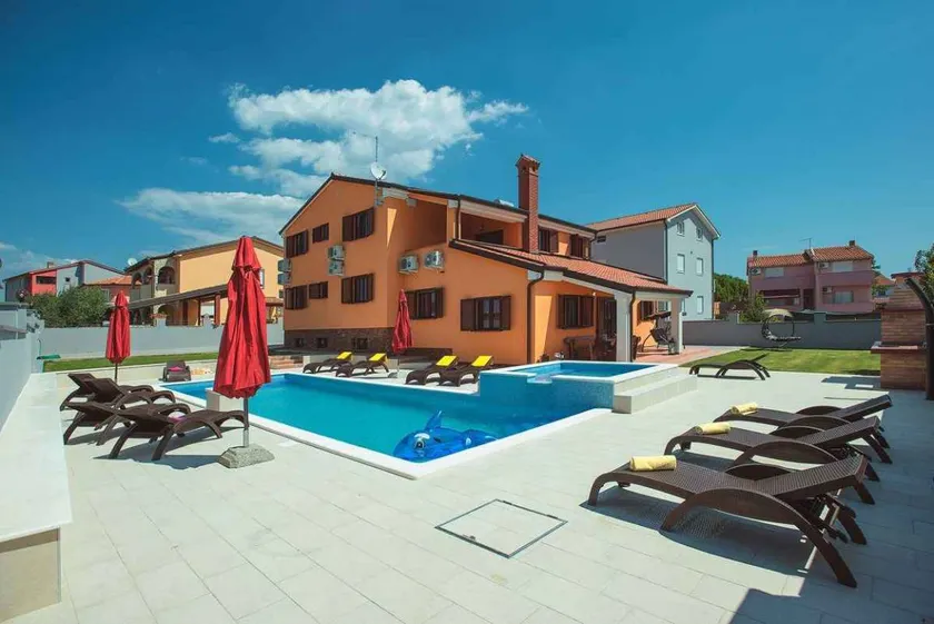 Villa mit Whirlpool, Grill und Garten - Image 1