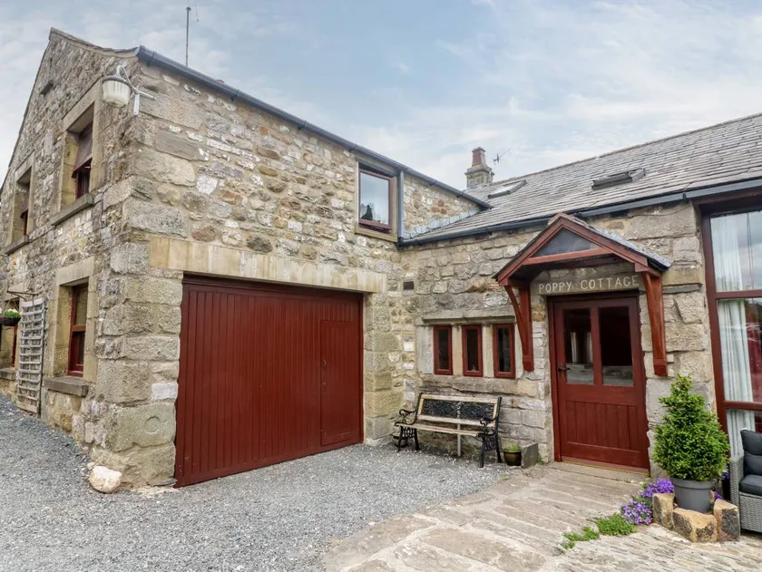 Family-oriented lovely cottage with garden - Image 1
