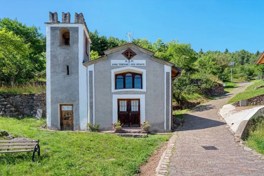 Apartment 'Maso Bornie Fior Di Ciliegio' with Mountain View, Shared Terrace and Wi-Fi - Image 1