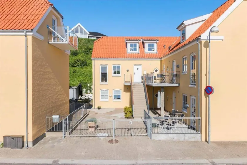 Wonderful holiday home with garden | Close to the beach - Image 1