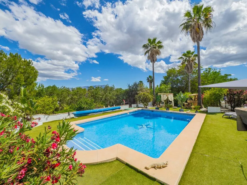 Fully equipped cottage with terrace, barbecue & private pool | Mountain view | Pet-friendly - Image 1