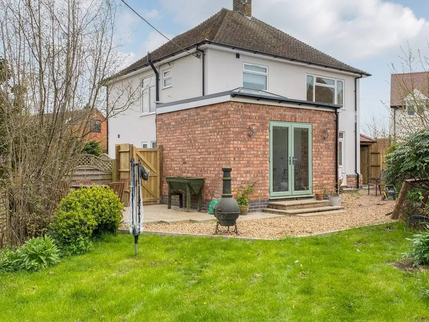 Family-oriented cottage with garden | River view | Pets allowed - Image 1