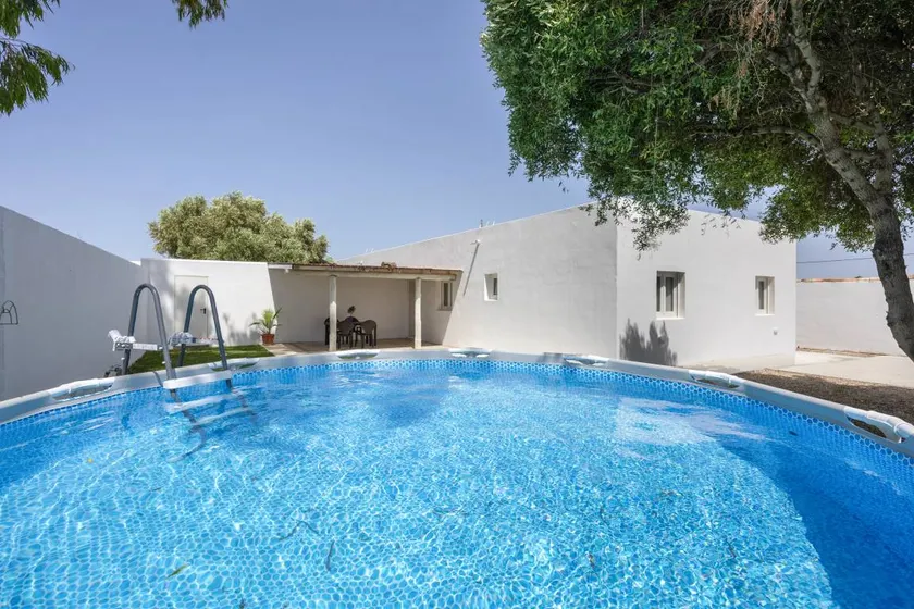 Casa totalmente equipada con internet de alta velocidad, jardín y piscina privada | Vistas al jardín - Image 1