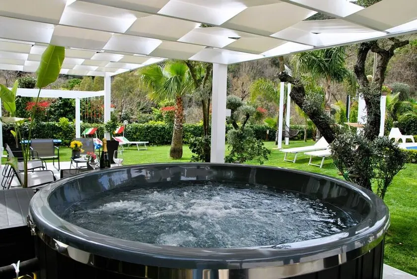Charmante villa conviviale et familiale avec jardin, barbecue et piscine privée | Vue jardin | Avec animaux admis - Image 1