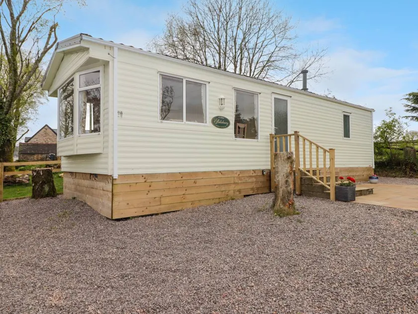 Cottage with garden - Image 1