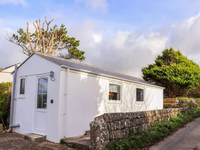 Cottage with garden | Beach view | Pet-friendly - Image 1