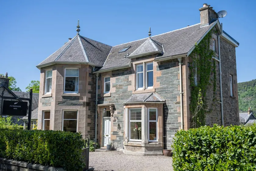 Fully equipped cottage with garden & hot tub | Dogs allowed - Image 1