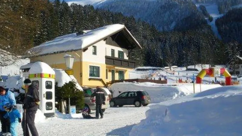 Nice holiday apartment with barbeque, terrace & garden | Next to the ski - Image 1
