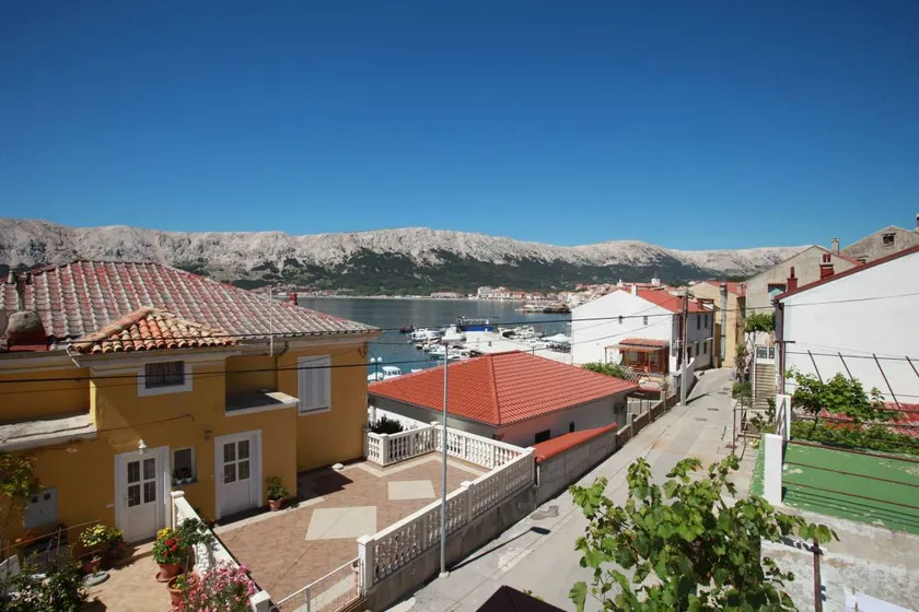 Apartment Mario with Terrace and Sea View - Image 1