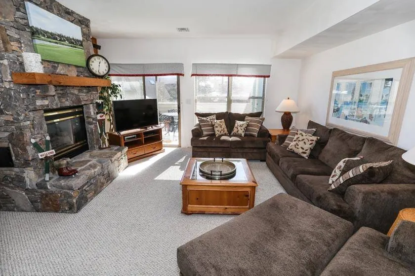 Appartement en copropriété avec piscine - Image 1