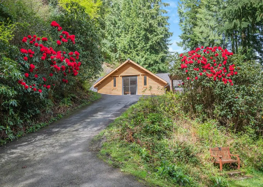 Children-friendly beautiful chalet with hot tub & barbecue - Image 1