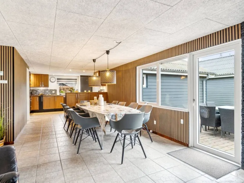 Holiday home with terrace, private pool & barbeque - Image 1