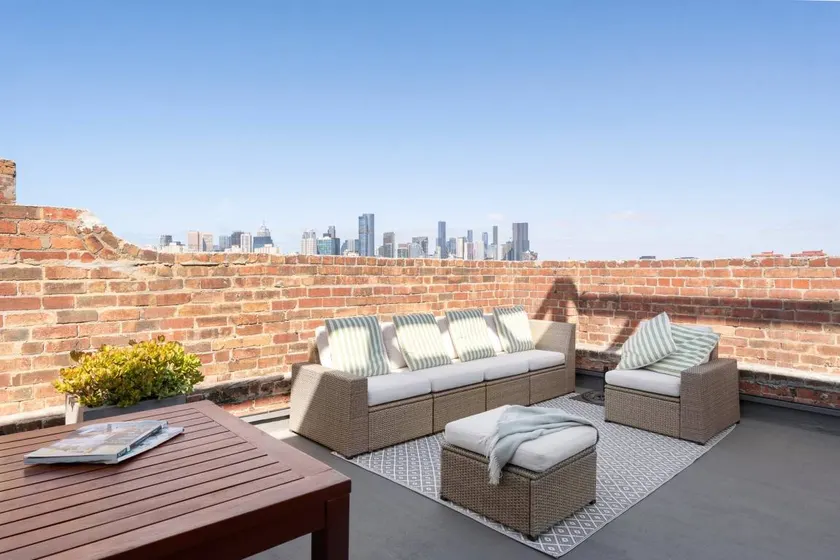 Flat with terrace & barbeque - Image 1