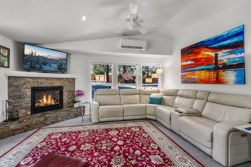 New Listing! Bend Home Hot Tub Dog Friendly - Image 1