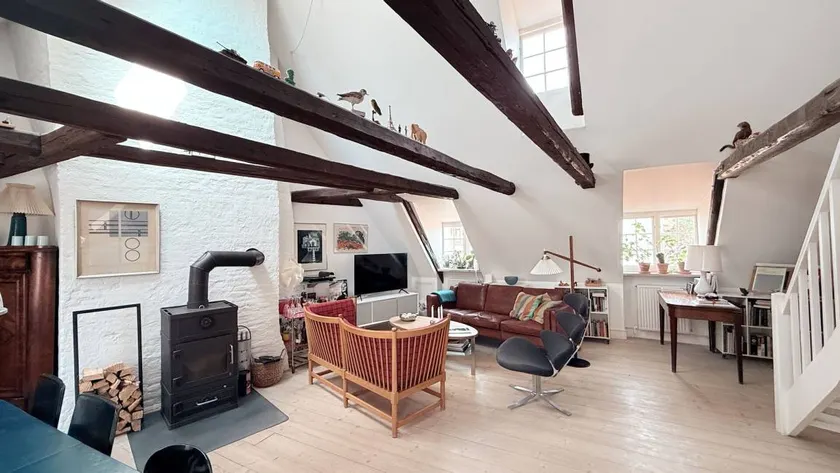 Latin Neighborhood - 2 Br - 4 People - Historical - Image 1