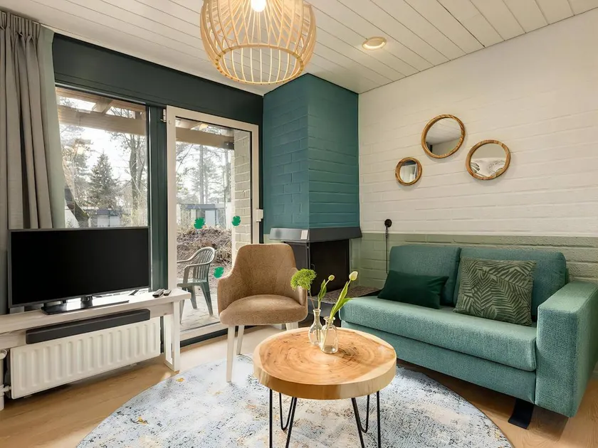Family-oriented holiday apartment with heated pool - Image 1
