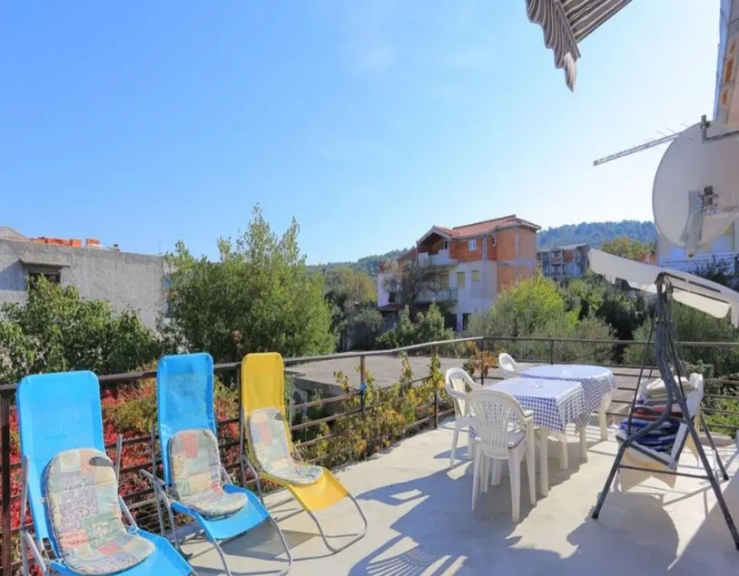 Holiday apartment with barbecue & terrace | Garden view - Image 1