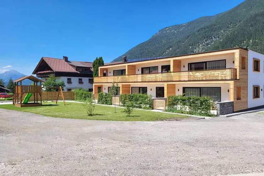 Charming house with garden, sauna & terrace | Next to the ski | Pets are welcome - Image 1