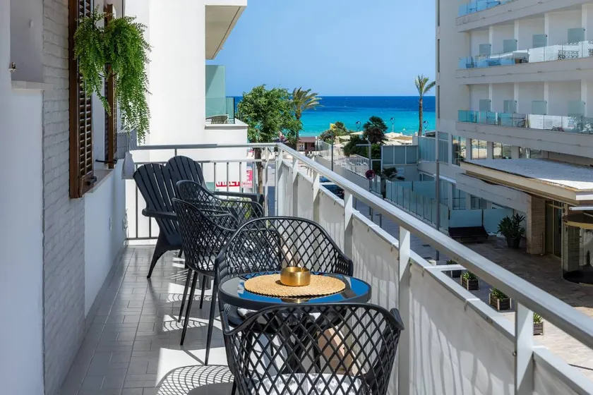 Holiday apartment | Beach view - Image 1