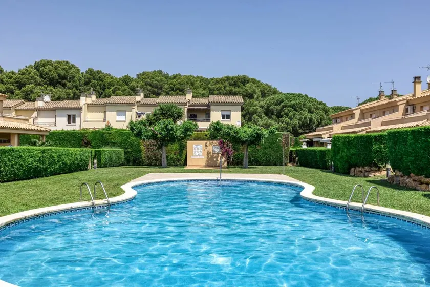 Maison entièrement équipée avec piscine, barbecue et jardin | Vue montagne | Avec animaux bienvenus - Image 1
