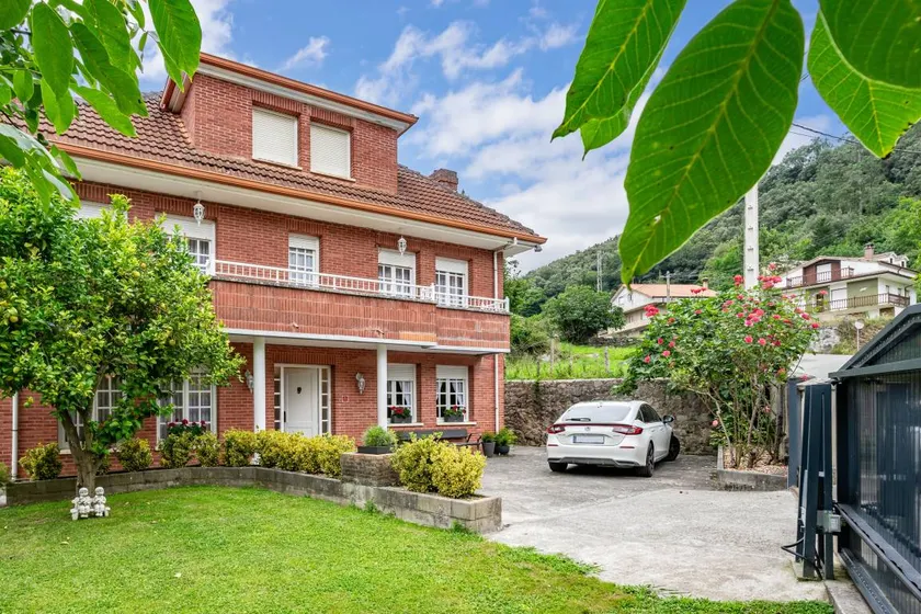 Fully equipped house with barbecue, terrace & garden | Mountain view - Image 1