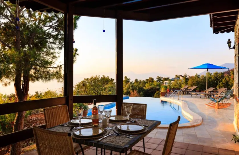 Villa with private pool, garden & BBQ | Mountain view - Image 1