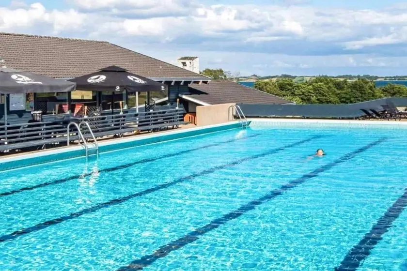 Holiday home with pool, garden & barbecue | Water view - Image 1