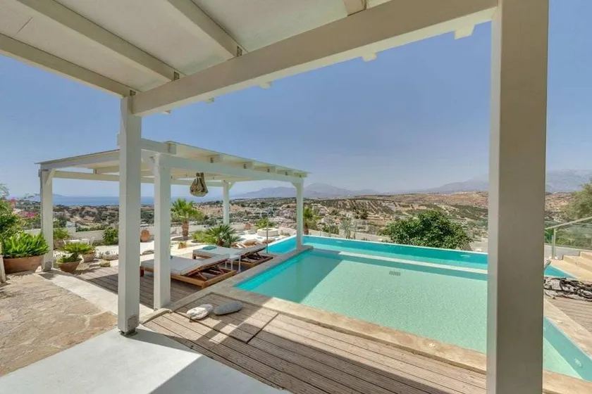 Villa con idromassaggio, griglia e giardino - Image 1