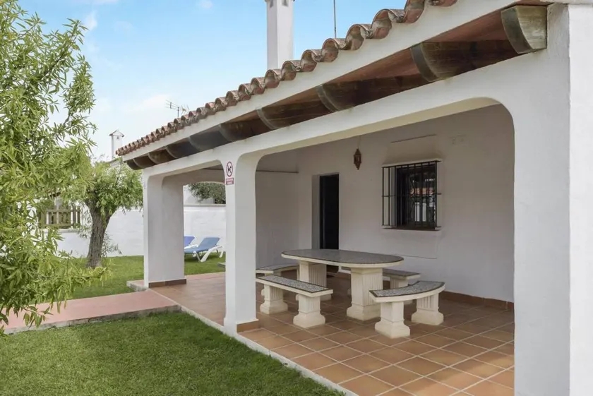 Holiday Home 'Miguelin 5' with Shared Pool, Wi-Fi and Air Conditioning - Image 1