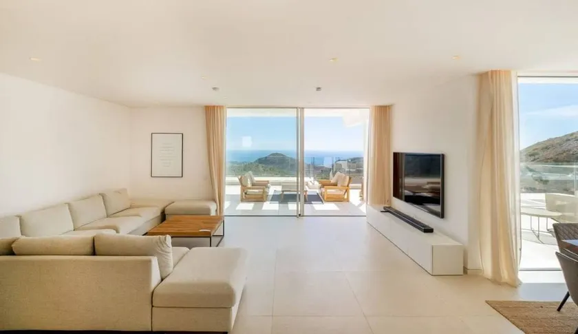 LUXURY PENTHOUSE ROOFTOP POOL JACUZZi OCEAN VIEWS PALO ALTO MARBELLA - Image 1