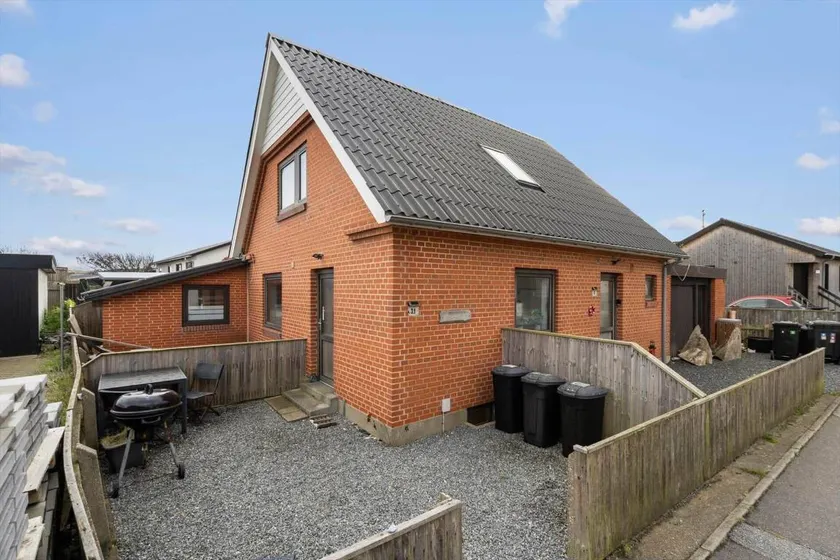 Flat with barbecue & terrace - Image 1