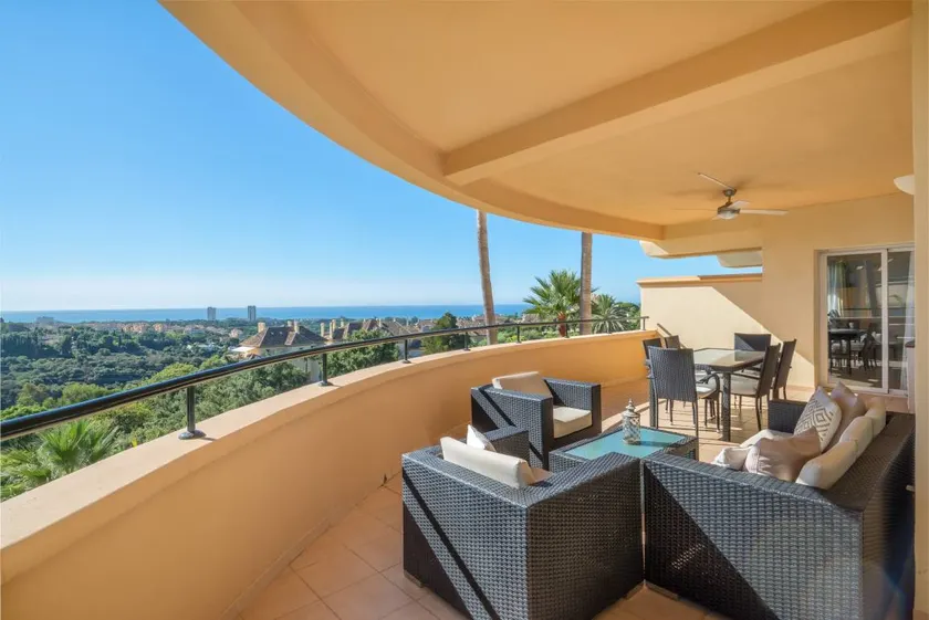 Flat with barbecue, terrace & garden | Sea view - Image 1