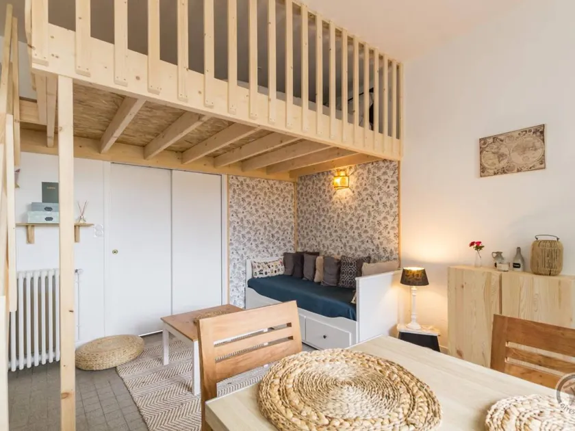 Independent studio with private terrace in Isigny-le-Buat - Image 1