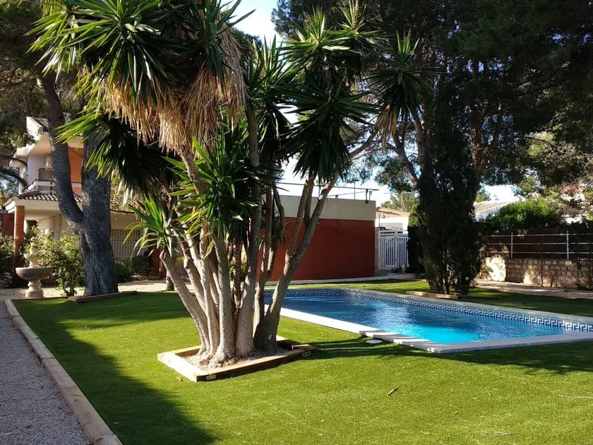 Fully equipped wonderful villa with garden, BBQ & private pool | Next to the beach | Pet-friendly - Image 1