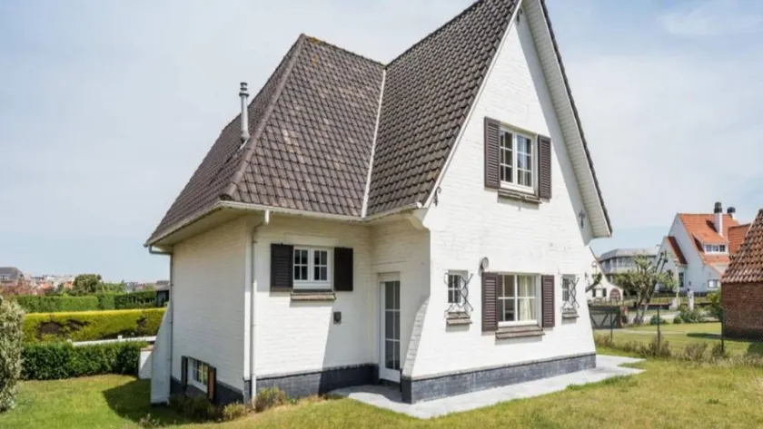 Holiday apartment with garden & BBQ | Next to the beach - Image 1