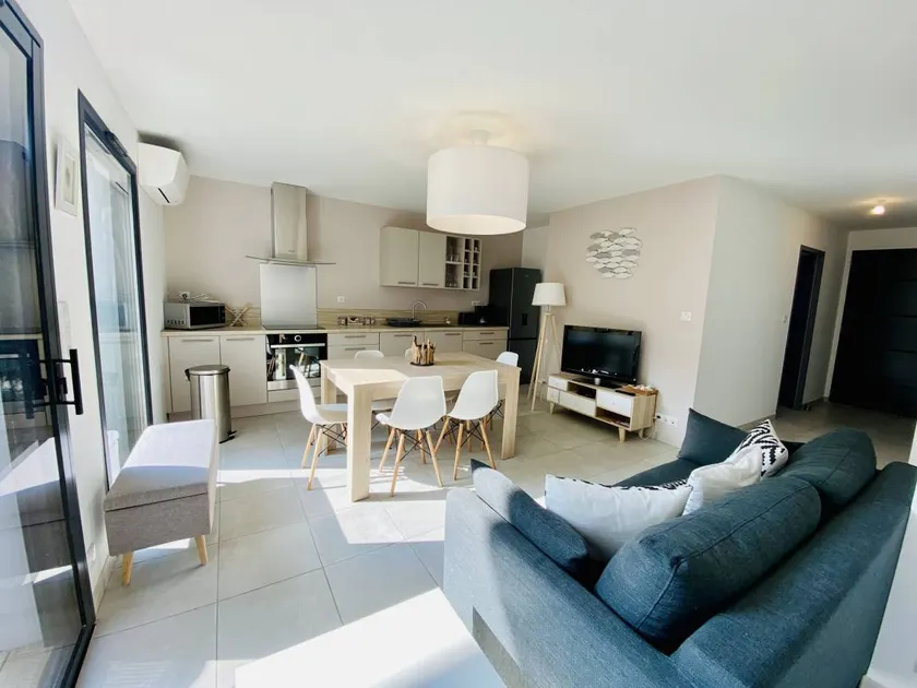 Child-friendly beautiful apartment with terrace | Next to the beach - Image 1