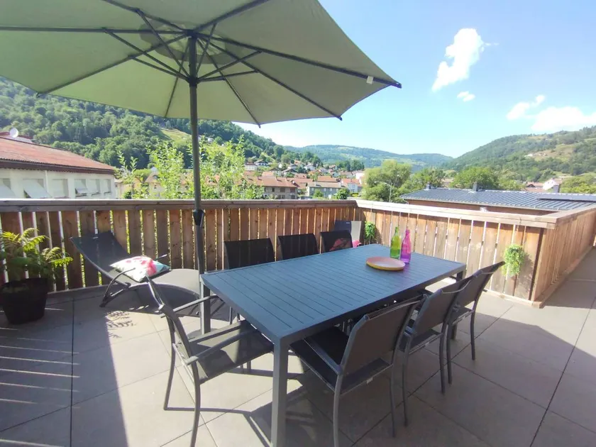 Beautiful Family Cottage with Large Terrace, Master Suite – Beds Made & Cleaning Included - Image 1