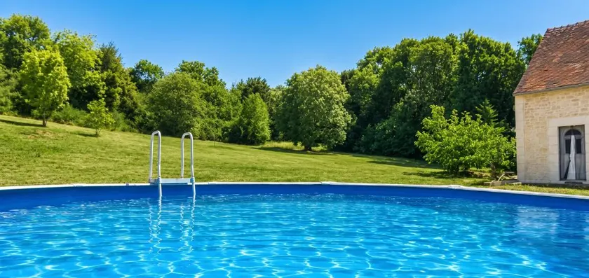 Charming holiday home with pool, BBQ & garden | Mountain view | Suitable for remote work - Image 1